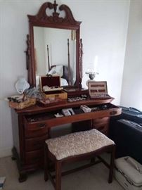 Mahogany Dressing Table with Bench
