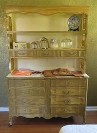 Shabby chic hutch
