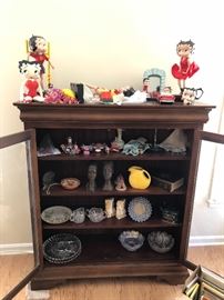 Display cabinet and contents