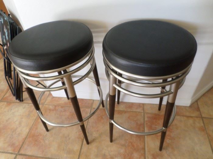 Pr. Oversized Brushed Chrome/wood / black leather Bar Stools
