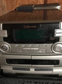 Stereo system w speakers