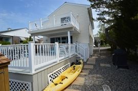 Vinyl railing & decking