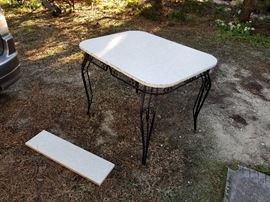 Fabulous Fifties dining table with extra leaf