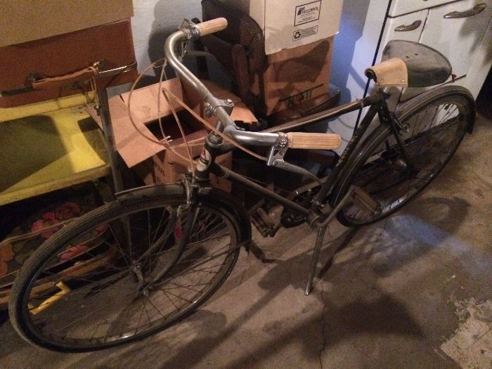 Vintage men’s Hawthorne bicycle
