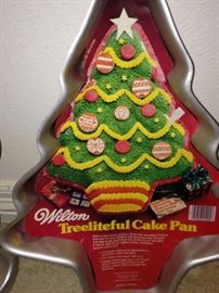 Wilton Christmas tree cake pan