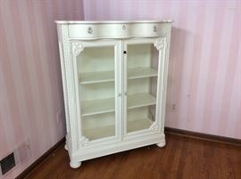 Victorian Display Cabinet (Lexington Furniture).
