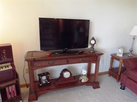 Samsung 40" Flat Screen TV and Oak sofa table from the Jacqueline Smith Collection