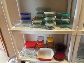 Assorted Pyrex, Anchor Hockey & Martha Stewart glass storage containers