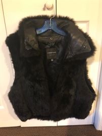 Andrew Marc opossum fur vest - size Medium