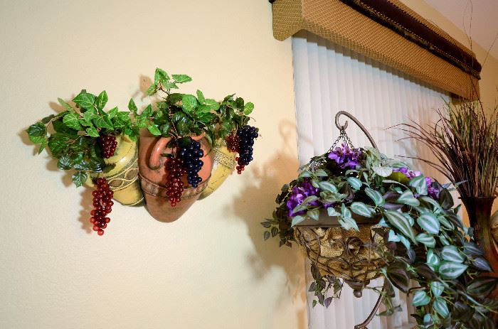Grapes and urns wall decor.