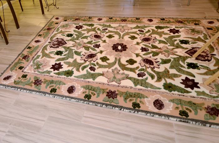 Beautiful like new rug for sale.