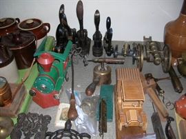 Official seals, brass cannon, etc.