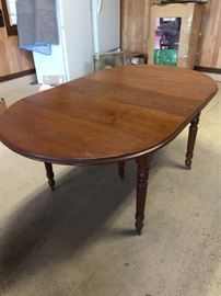 Oak drop leaf dining table with leaf