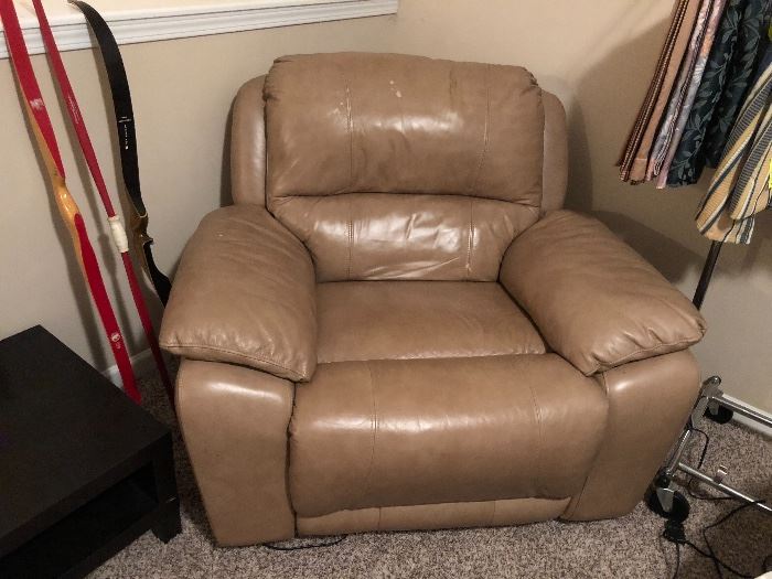 Tan Leather Electronic Recliner 