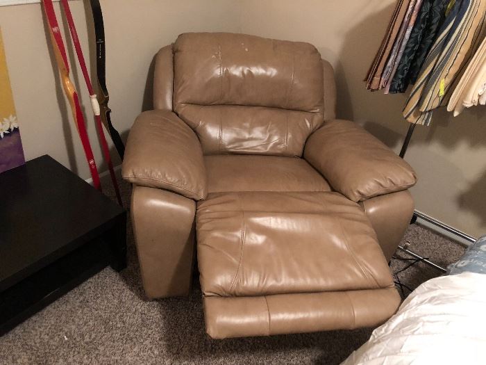 Tan Leather Electronic Recliner  - Detail