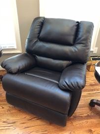 Doral Asia Deluxe nearly new recliner