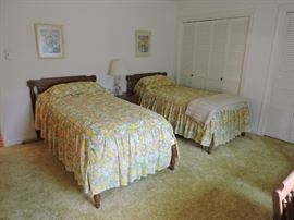 Twin beds extra long