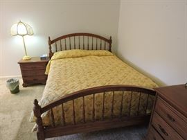 Double bed with head and foot bed