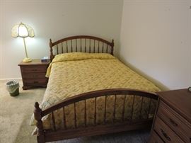 Double bed with head and foot bed
