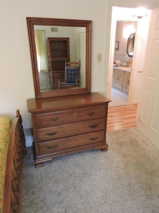 Dresser Young-Hinckle with mirror