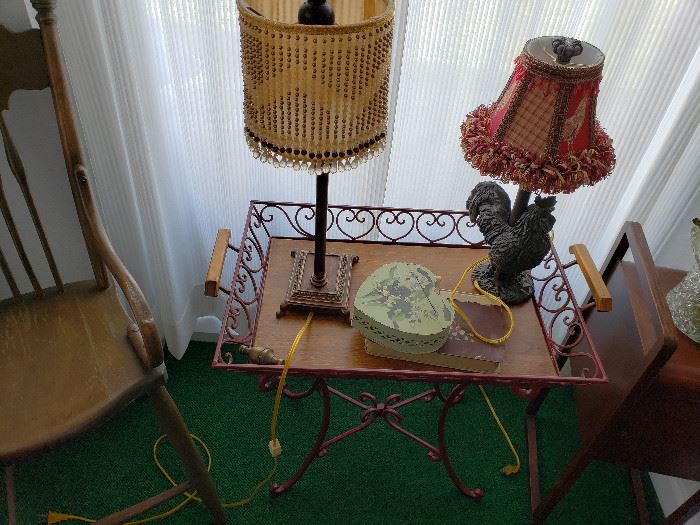 small lamps, tray table