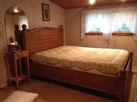 Beautiful carved double / queen bed