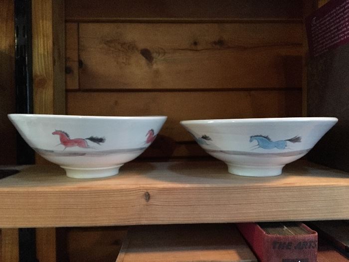 Pottery bowls with horses