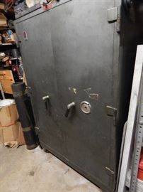 Another commercial safe.