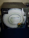 Mikasa Blue Serenade 20 piece service for 4