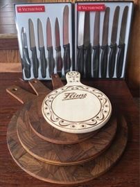 Victorinox knife sets cutting boards https://ctbids.com/#!/description/share/56311