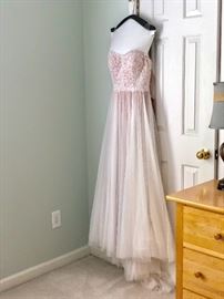Nearly new wedding dress size 10