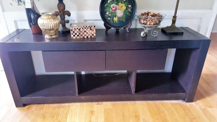 Entertainment cabinet with 2 drawer and decor 