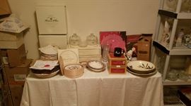 Williams Sonoma  plates and bowls