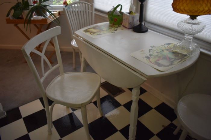 Vintage Drop Leaf Kitchen Table and Chairs ideal for those Morning/Afternoon Coffee or Tea Breaks