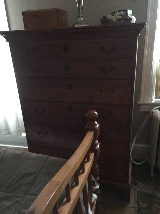 Queen size bed and chest of drawers