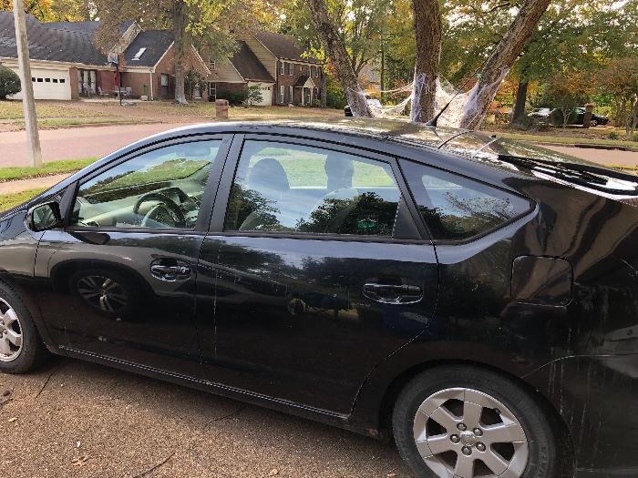 2005 Toyota Prius - see more pictures below