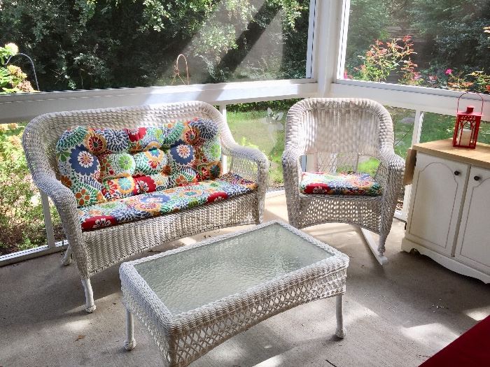 Outdoor White Wicker Love Seat, Chair and Coffee Table