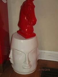 Red porcelain horse head and oriental porcelain table