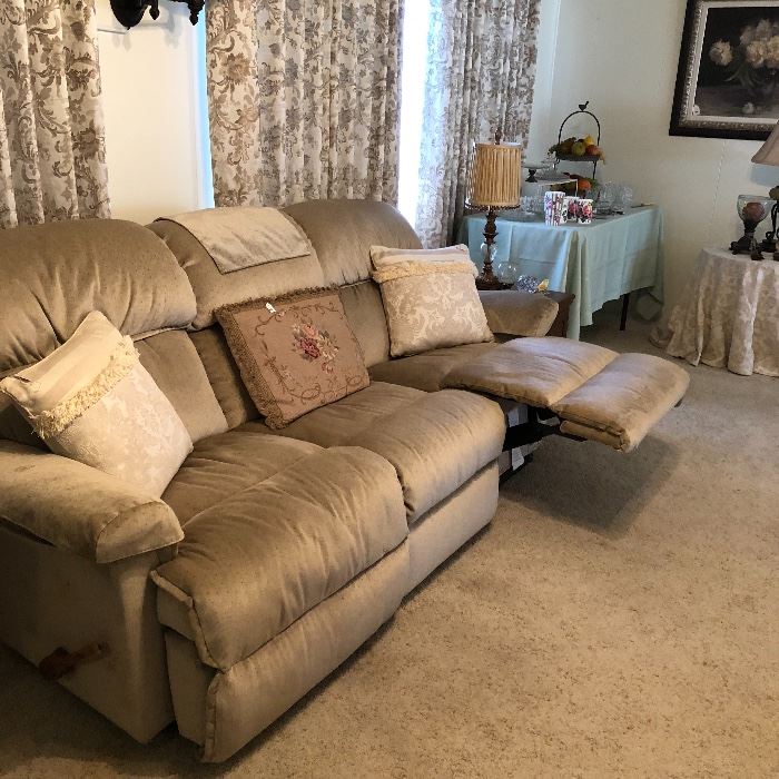 Neutral couch recliners either side