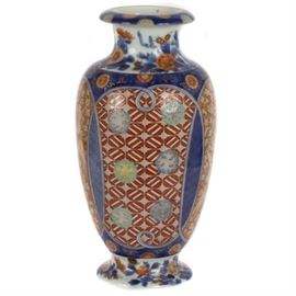 Japanese Fukugawa porcelain vase
