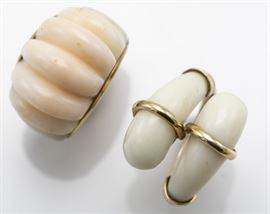 collection of two coral, 14k rings