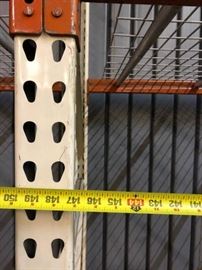 Lot of 5 pallet racking sections  6 uprights, b ..