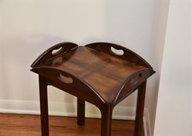 Traditional End Table with Tray Top 