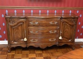 $350 - Vintage Wood Sideboard / Buffet