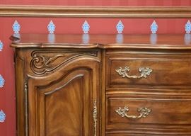 $350 - Vintage Wood Sideboard / Buffet
