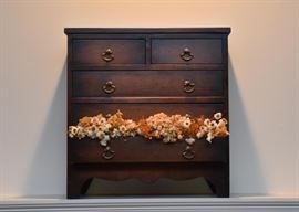 $100 - Wood Jewelry Storage Box