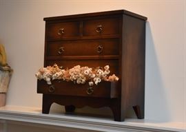 $100 - Wood Jewelry Storage Box