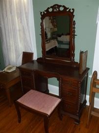 Gorgeous vintage dressing table