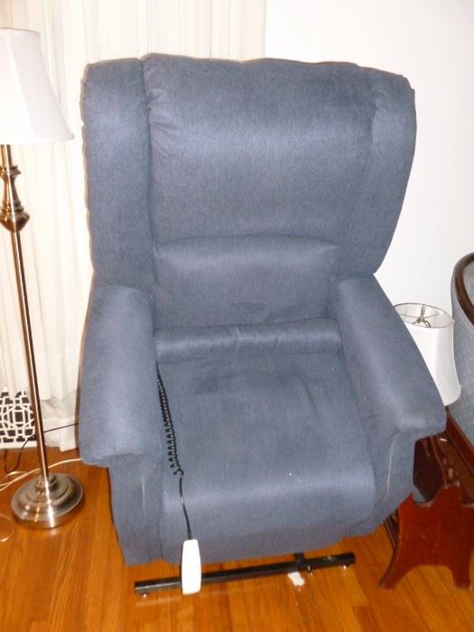 Less than 1 year old electric lift chair..even has USB for charging phone