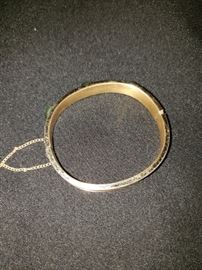 10k gold bangle bracelet with jade inset 